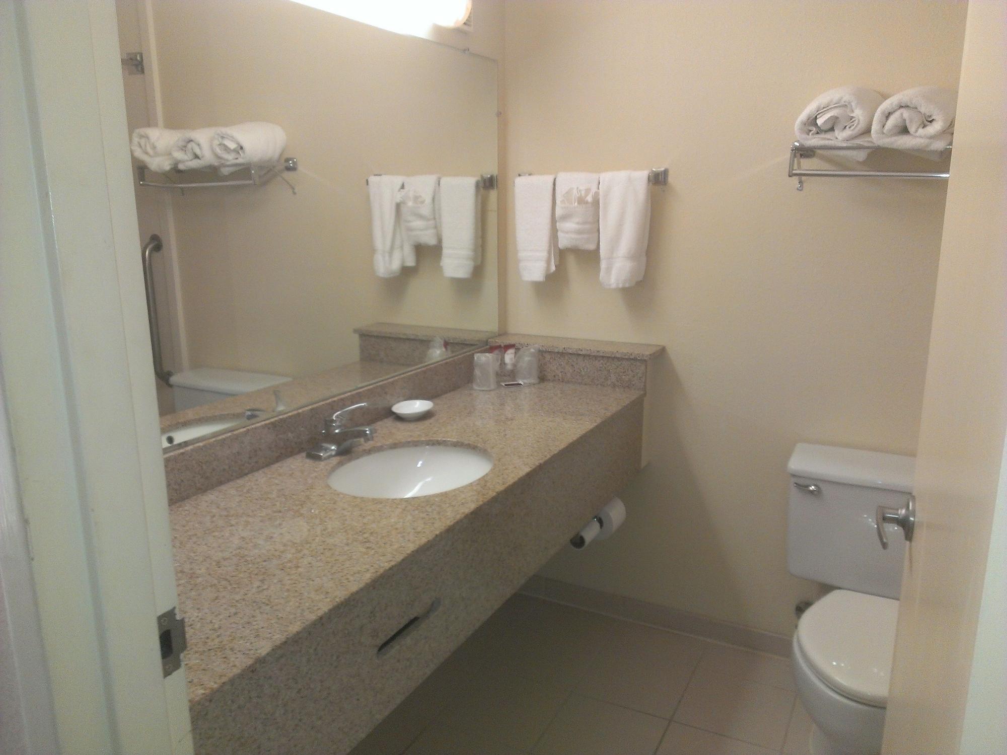 Hotel I-64 Richmond Dumbarton Zewnętrze zdjęcie