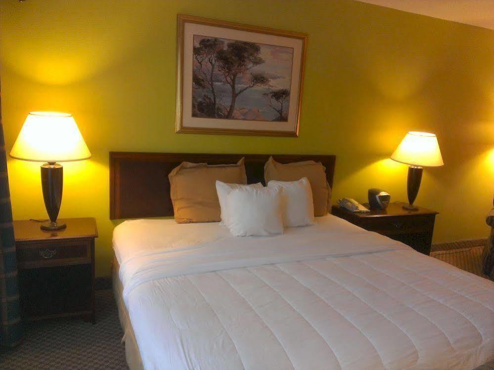 Hotel I-64 Richmond Dumbarton Zewnętrze zdjęcie